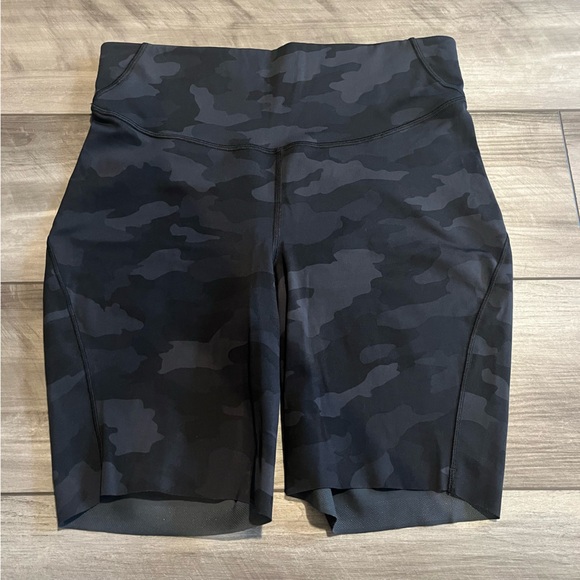 Lululemon Base Pace High-Rise Short 8"
Heritage 365 Camo Deep Coal Multi, Sz 10 - Picture 2 of 5